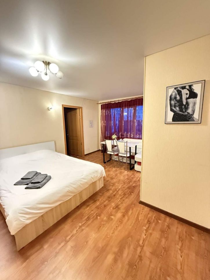 2-комн квартира Горького площадь, д.7а