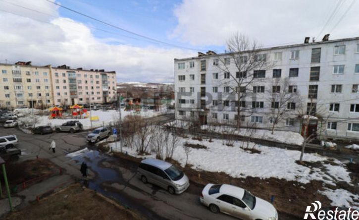 2-комн квартира микрорайон Снежный, Майская улица, 12А