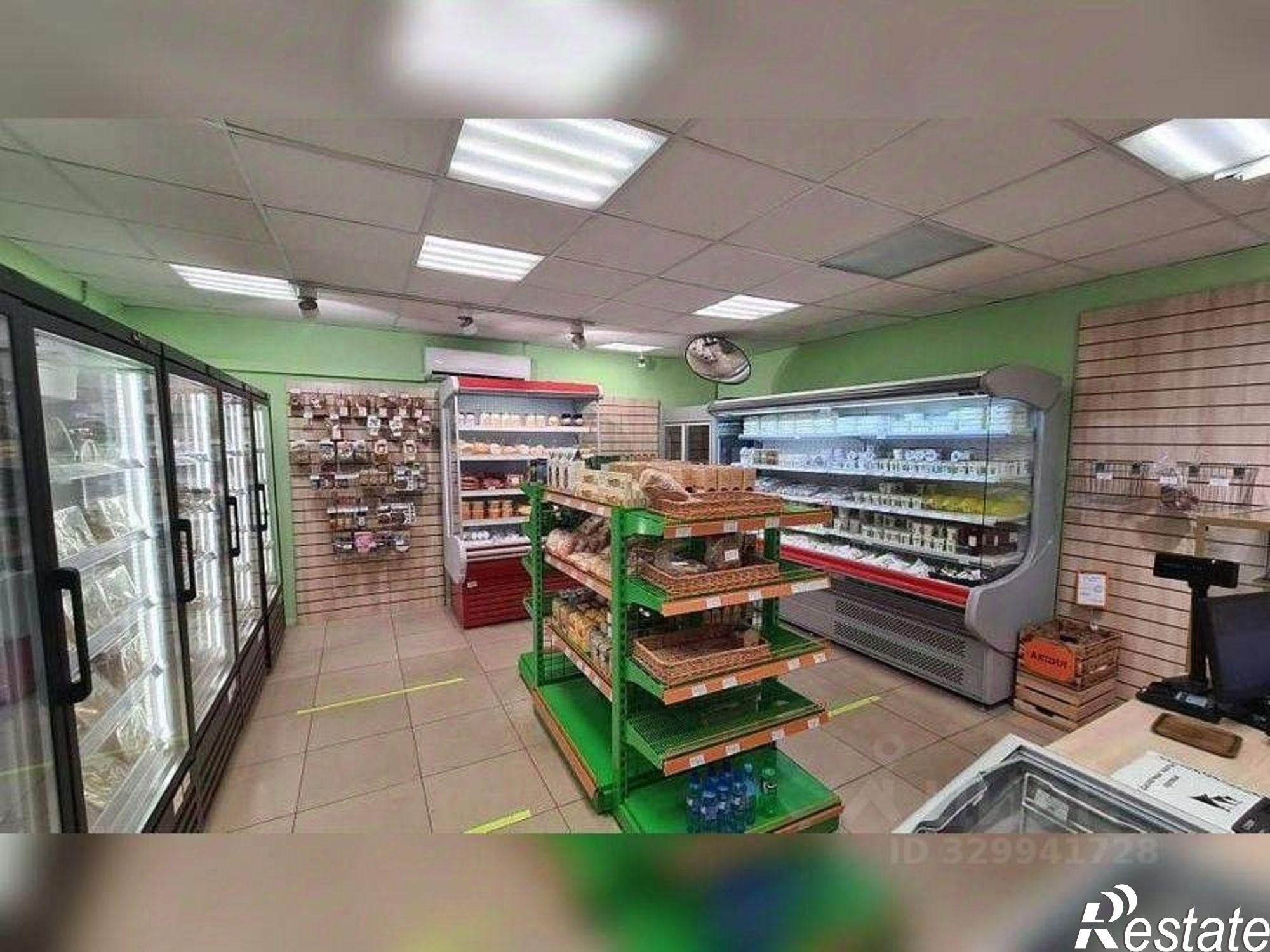 Купить торговое помещение за 9 808 640 рублей на ул Парковая, 1