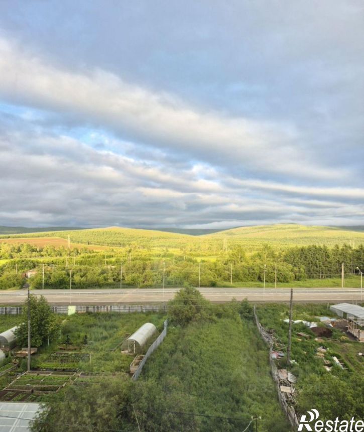 3-комн квартира микрорайон Снежный, Садовая улица, 13